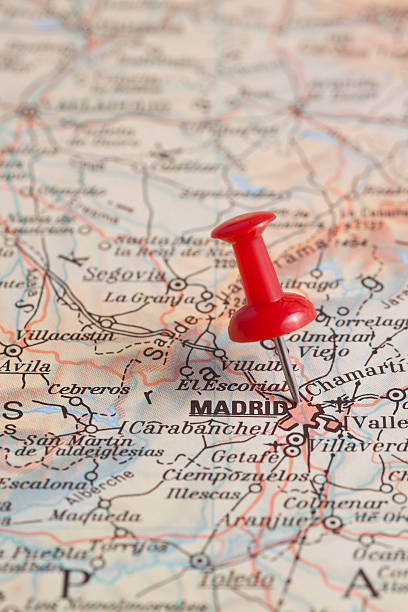 istock traveling in the report 180700374