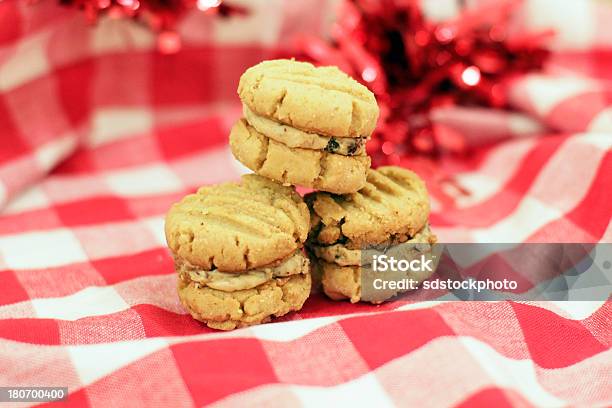 Encantadores Sándwich De Mantequilla De Maní Cookies Primer Plano Foto de stock y más banco de imágenes de A cuadros