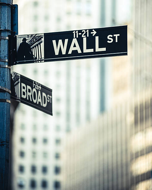 istock Wall Street New York 180700723