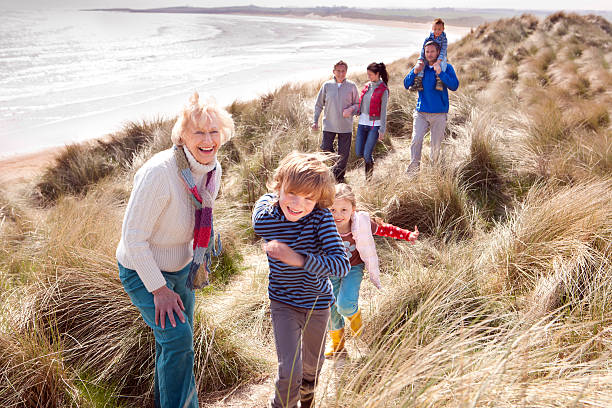 istock Family fun in the Dunes 180701298