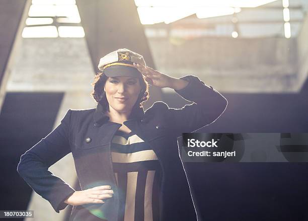 Marynarz Kobieta - zdjęcia stockowe i więcej obrazów Dorosły - Dorosły, Elegancja, Fotografika