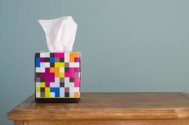 caixa de tecido facial - tissue box flu virus kleenex imagens e fotografias de stock