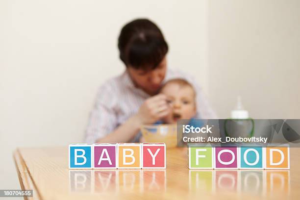 Kleine Junge Baby Essen Allgemeine Konzept Stockfoto und mehr Bilder von 6-11 Monate - 6-11 Monate, Alleinerzieherin, Baby