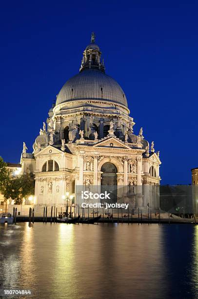 Santa Maria Della Salute Wenecja W Nocy - zdjęcia stockowe i więcej obrazów Bazylika Santa Maria della Salute - Bazylika Santa Maria della Salute, Bez ludzi, Europa - Lokalizacja geograficzna