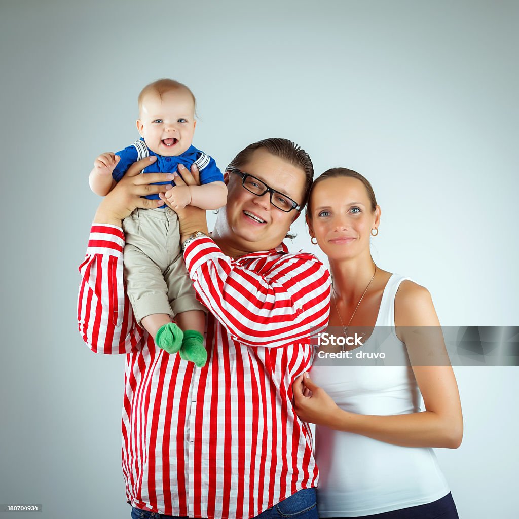 Szczęśliwa Rodzina z trzech - Zbiór zdjęć royalty-free (30-39 lat)
