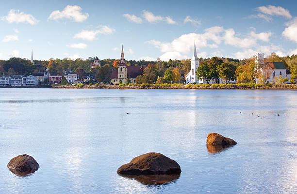 mahone bay - mahone bay foto e immagini stock