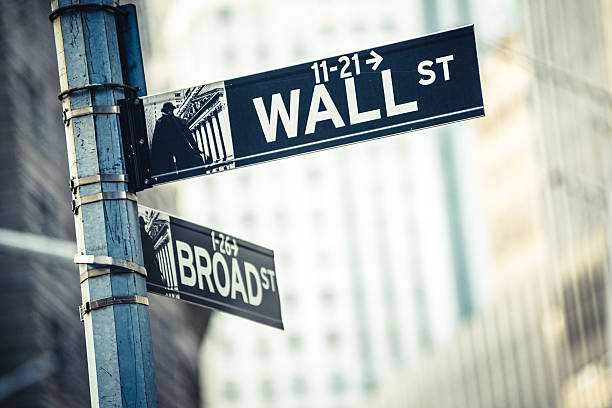 istock Wall Street New York 180705732