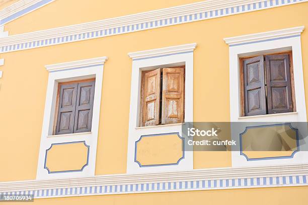 Drei Fenster Stockfoto und mehr Bilder von Alt - Alt, Altertümlich, Architektonisches Detail