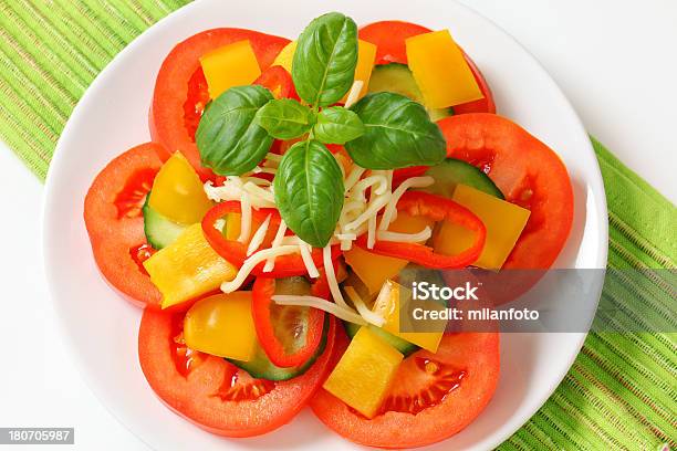 Insalata Di Verdure - Fotografie stock e altre immagini di Alimentazione sana - Alimentazione sana, Antipasto, Basilico