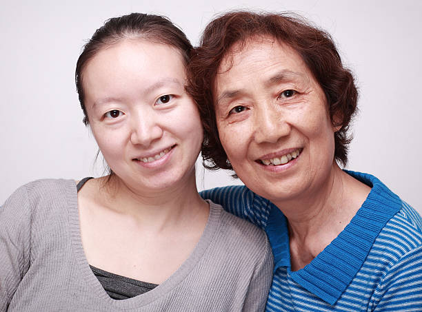 istock Happy Chinese mother and daughter 180706149