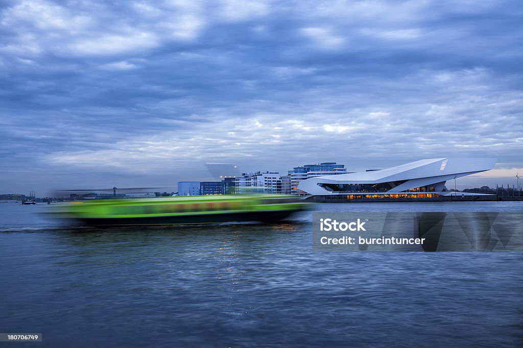 panorama de Amsterdam, frente al mar con holandés Film Institute EYE - Foto de stock de Museo libre de derechos