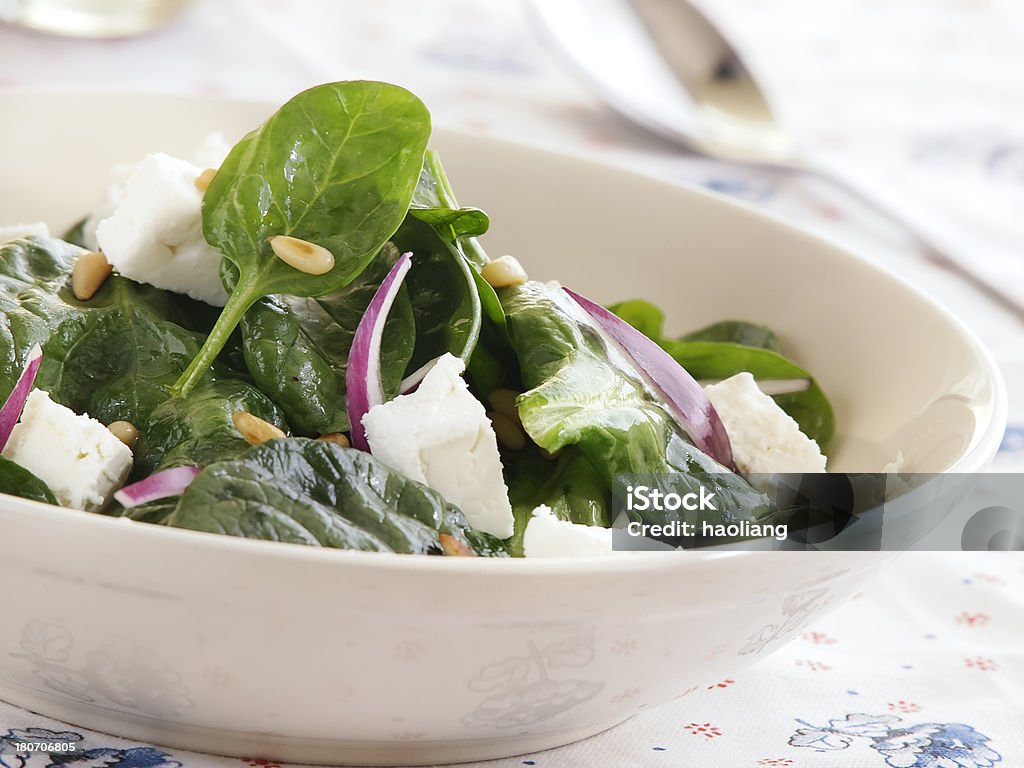 Ensalada de espinacas - Foto de stock de Ensalada libre de derechos