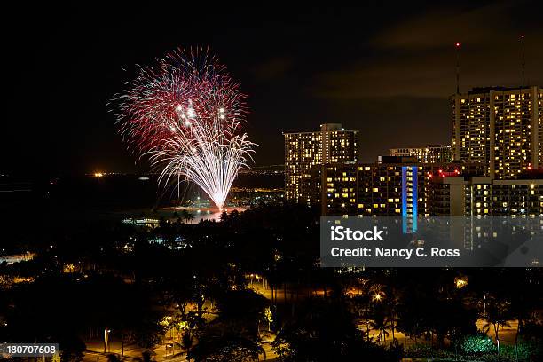 Feuerwerk Über Hilton Hawaiian Village Beach Stockfoto und mehr Bilder von Aufführung - Aufführung, Ausstellung, Feuerwerk