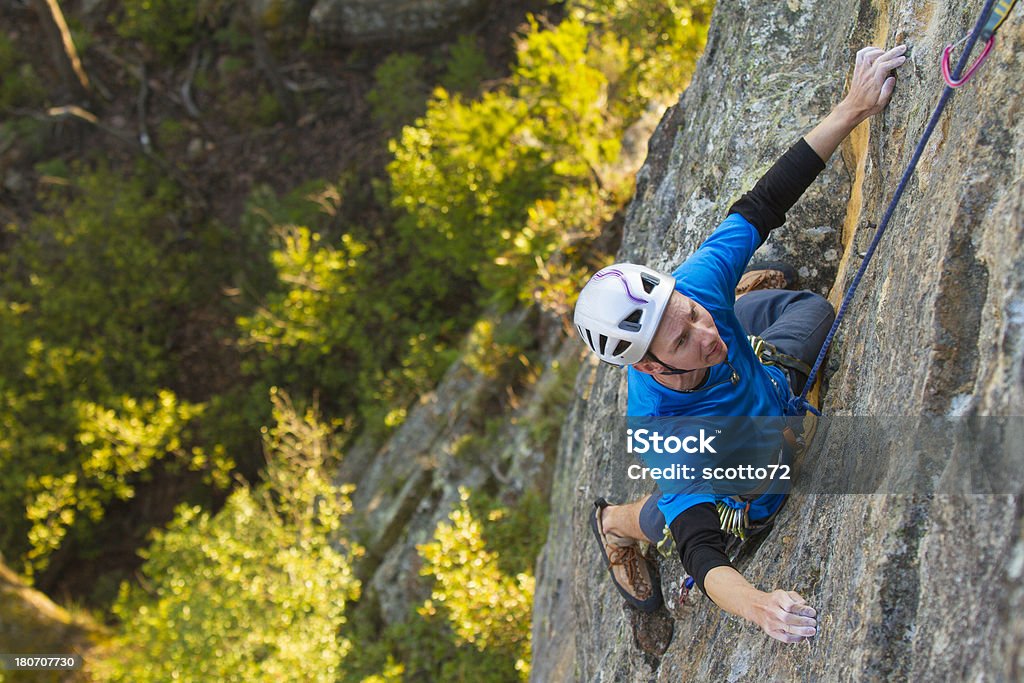 Mężczyzna Rockclimber - Zbiór zdjęć royalty-free (Abseiling)
