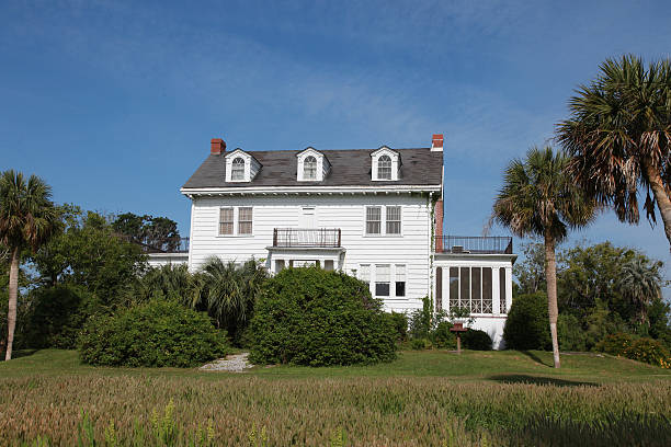 istock Large house, Butler Island plantation. 180709049