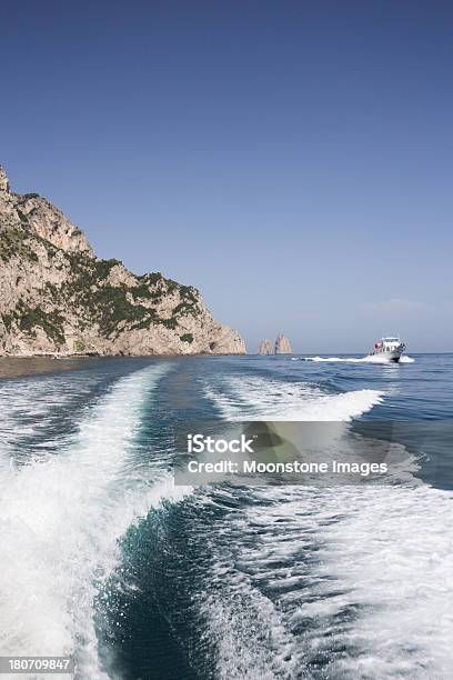 Faraglioni De Capri Italia Foto de stock y más banco de imágenes de Agua - Agua, Aire libre, Arreglo