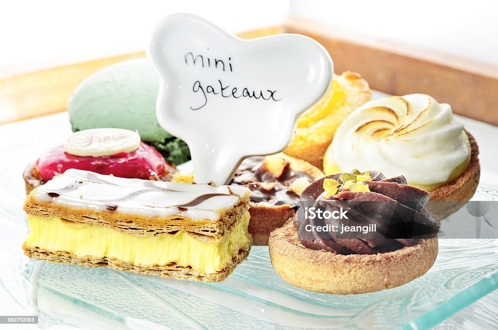 Assiette de mini gâteaux - Photo de Aliment libre de droits