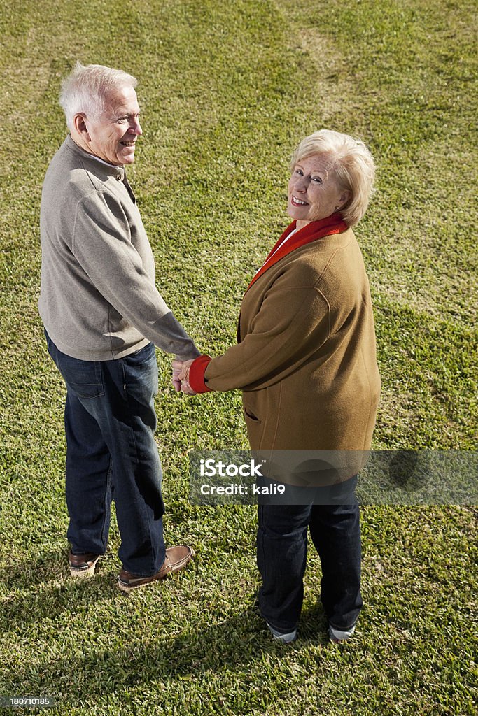 Casal Idoso de mãos dadas - Royalty-free Vista de Cima Foto de stock