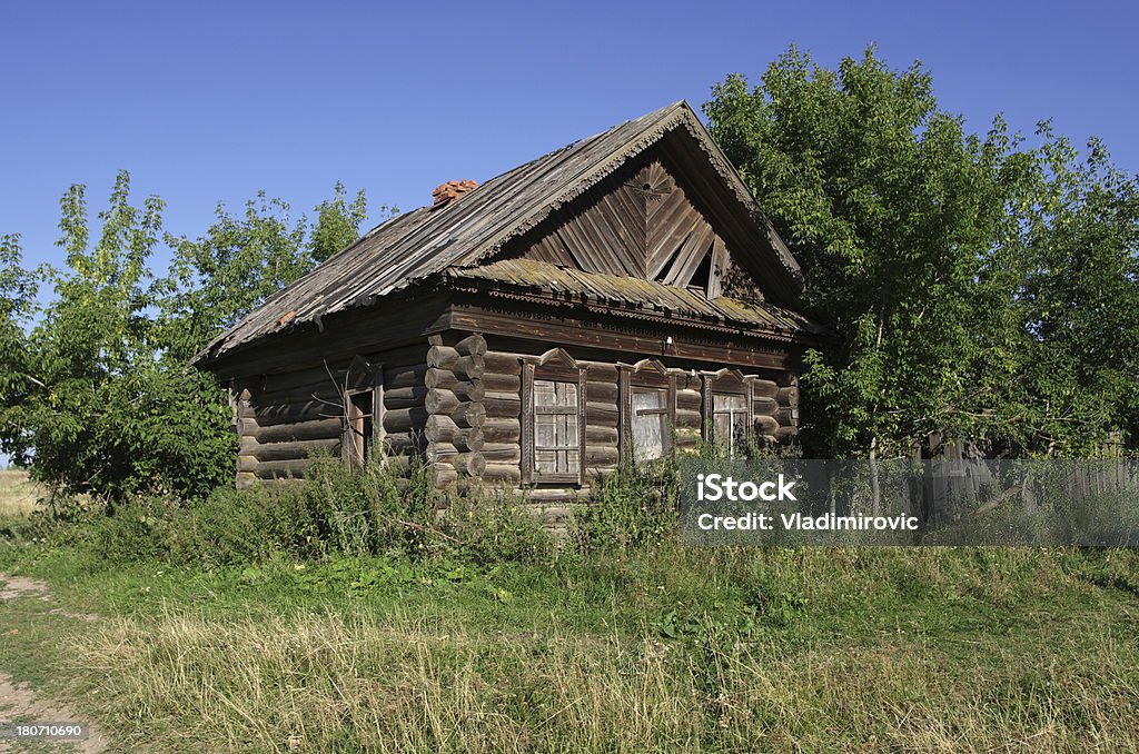 Antiga casa - Foto de stock de Abandonado royalty-free