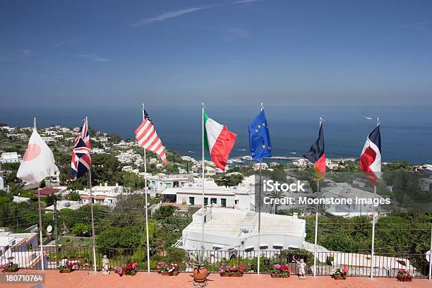 Villa De Capri En Campania Italia Foto de stock y más banco de imágenes de Agua - Agua, Aire libre, Aldea