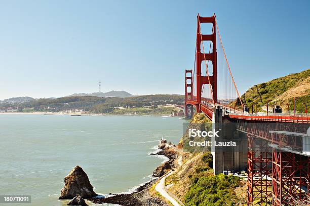 Most Golden Gate - zdjęcia stockowe i więcej obrazów Bez ludzi - Bez ludzi, Brzeg wody, Droga