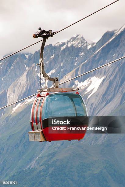 Funicolare - Fotografie stock e altre immagini di Ambientazione esterna - Ambientazione esterna, Austria, Catena di montagne