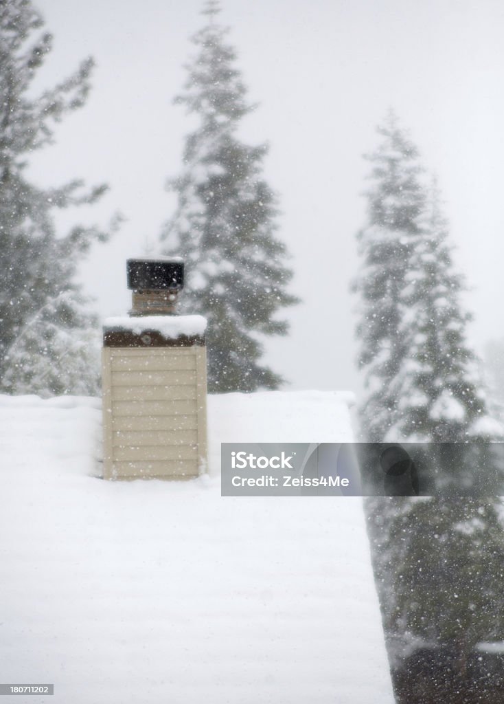Komin w Śnieżyca - Zbiór zdjęć royalty-free (Bez ludzi)