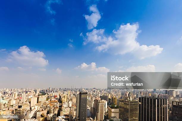 São Paulo A La Ciudad Foto de stock y más banco de imágenes de Aire libre - Aire libre, Alto - Descripción física, Aplastado