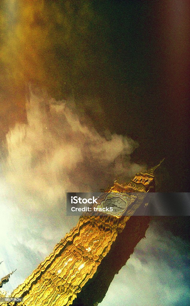 Big Ben spiegelt sich in Wasser - Lizenzfrei London - England Stock-Foto