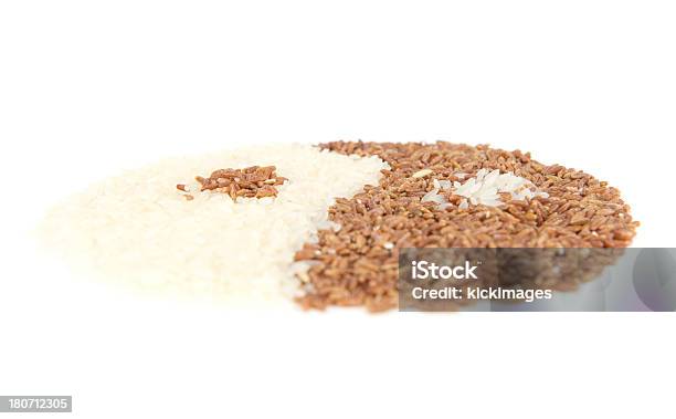 Yin Yang Arroz - Fotografias de stock e mais imagens de Alimentação Saudável - Alimentação Saudável, Arroz - Alimento Básico, Arroz Branco