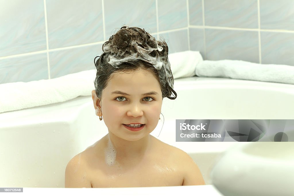 어린이 bathtube - 로열티 프리 대중목욕탕 스톡 사진