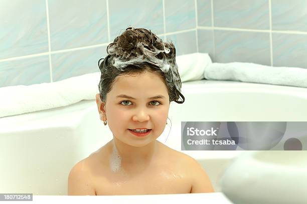 어린이 Bathtube 대중목욕탕에 대한 스톡 사진 및 기타 이미지 - 대중목욕탕, 샴푸, 소녀