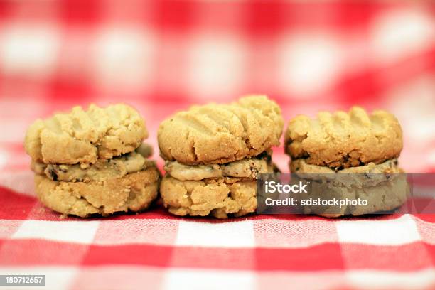 Adorável Sanduíche De Manteiga De Amendoim Cookies Closeup - Fotografias de stock e mais imagens de Alimentação Não-saudável
