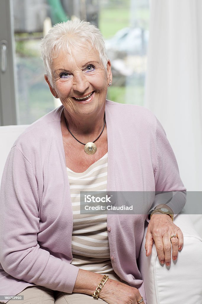 Portrait de femme âgée - Photo de 65-69 ans libre de droits