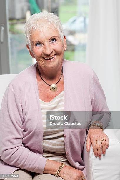 Foto de Retrato De Mulher Sênior e mais fotos de stock de 65-69 anos - 65-69 anos, 70 anos, Adulto