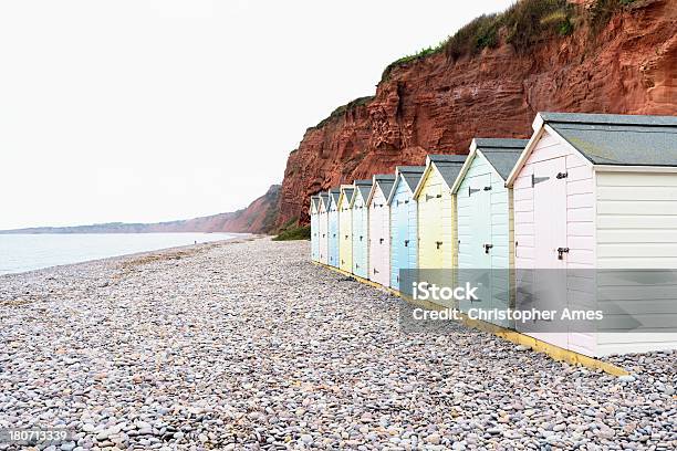Plaży Drewniane Chatki - zdjęcia stockowe i więcej obrazów Dom na plaży - Dom na plaży, Staromodny, Anglia