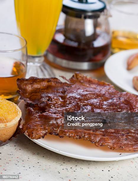 Carne De Porco Espasmódicos - Fotografias de stock e mais imagens de Bolo - Sobremesa - Bolo - Sobremesa, Café - Bebida, Carne