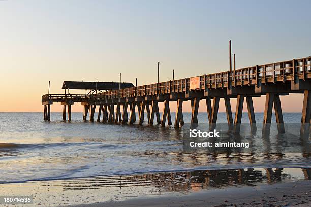 Пристань Из Tybee Остров Пляж — стоковые фотографии и другие картинки Пляж - Пляж, Без людей, Восход солнца