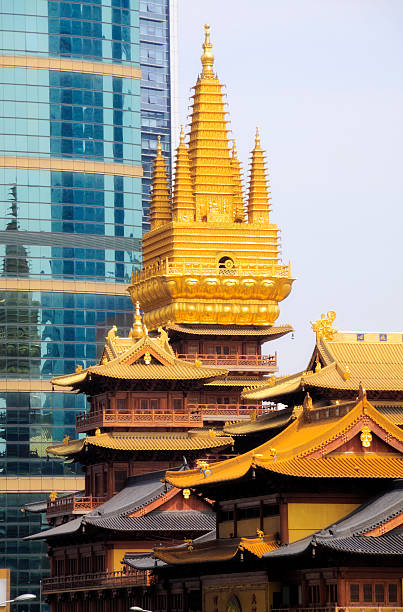 istock Jin An Temple Shanghai 180715820