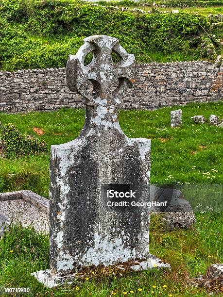 Foto de Old Grave De Pedra Da Ilha De Aran e mais fotos de stock de Estilo celta - Estilo celta, Padrão, Antigo