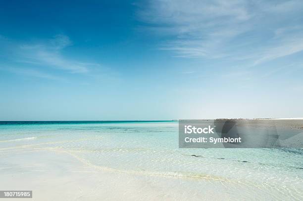 Lonley Weißen Strand Stockfoto und mehr Bilder von Abgeschiedenheit - Abgeschiedenheit, Abu Dhabi, Alles hinter sich lassen