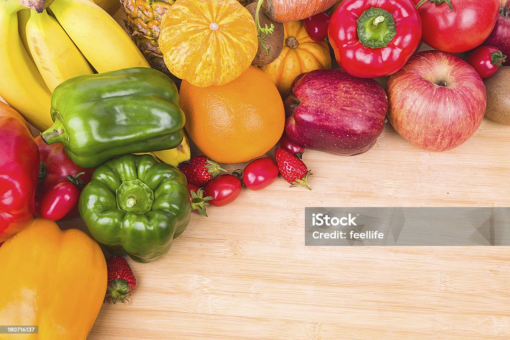 Frutta e verdura fresche e di varietà - Foto stock royalty-free di Agrume