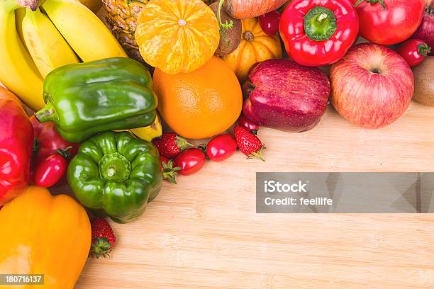Frutta E Verdura Fresche E Di Varietà - Fotografie stock e altre immagini di Agrume - Agrume, Alimentazione sana, Ananas