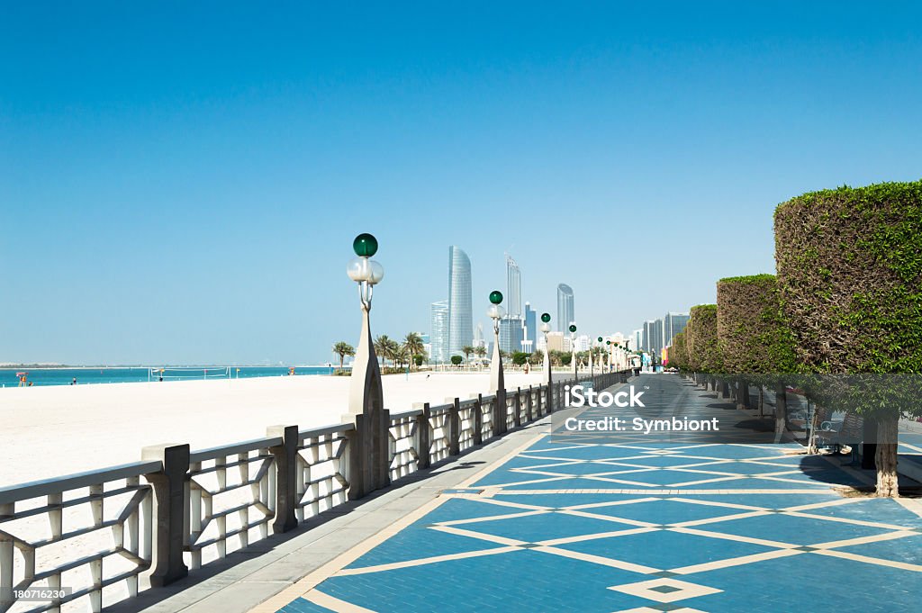 Die Skyline von Abu Dhabi - Lizenzfrei Abu Dhabi Stock-Foto