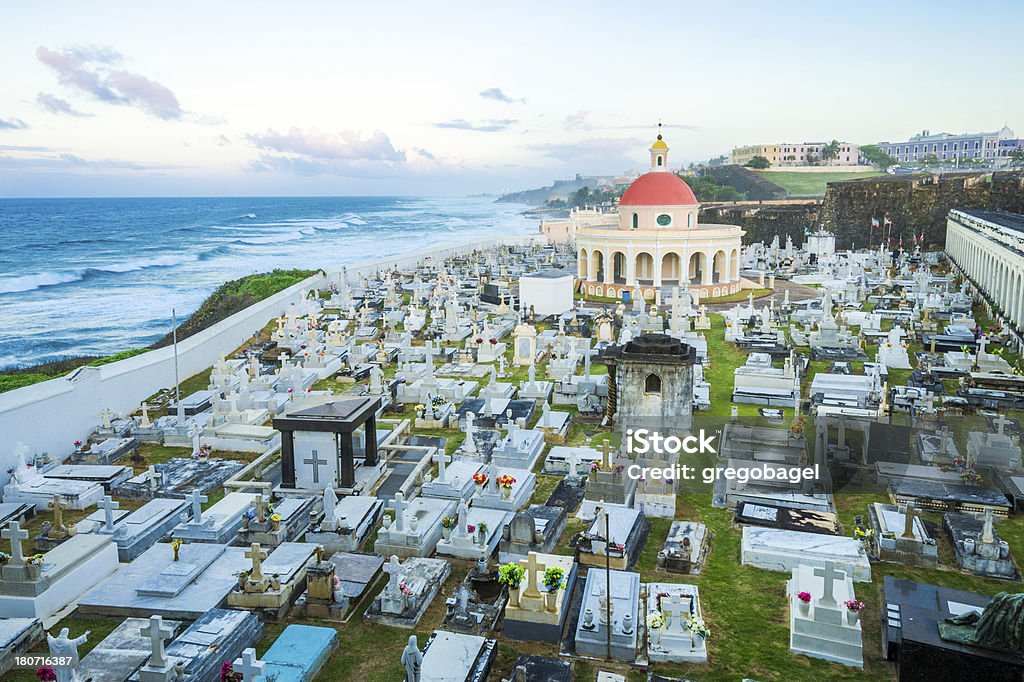Friedhof in der Altstadt von San Juan, Puerto Rico - Lizenzfrei Altstadt Stock-Foto