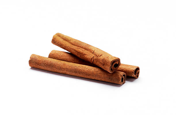 cinnamon sticks (klicken sie hier, um weitere informationen) - zimt stock-fotos und bilder