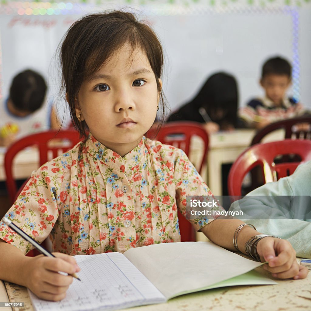 Vietnamita crianças em sala de aula - Foto de stock de Adolescente royalty-free