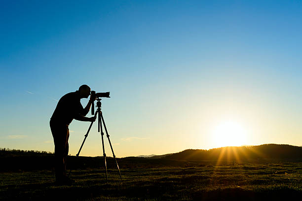 istock photographer silhouette 180718386