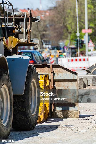 Photo libre de droit de Pelleteuse Sur Le Chantier De Construction banque d'images et plus d'images libres de droit de Allemagne - Allemagne, Barrière de chantier, Bulldozer