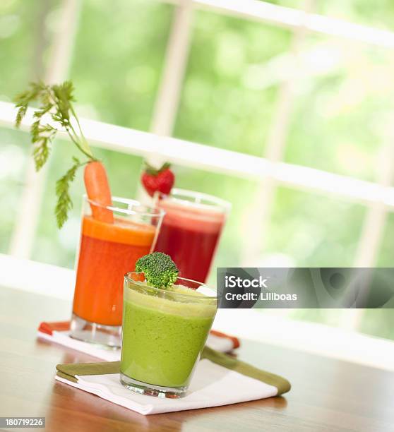 Orgânico Fresco Suco De Bebida - Fotografias de stock e mais imagens de Aipo - Aipo, Alimentação Saudável, Brócolo